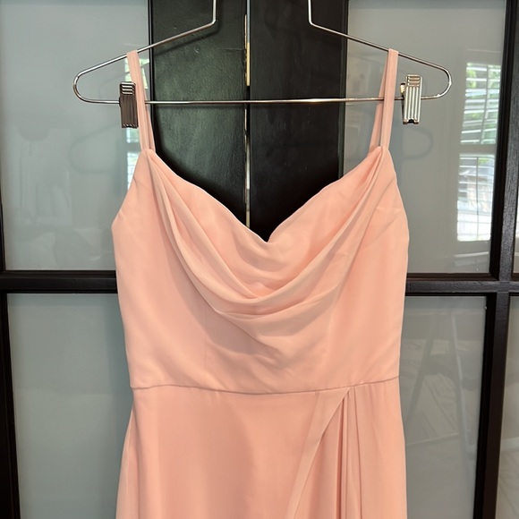 V neck gown with gathering in front - Picture 3 of 5